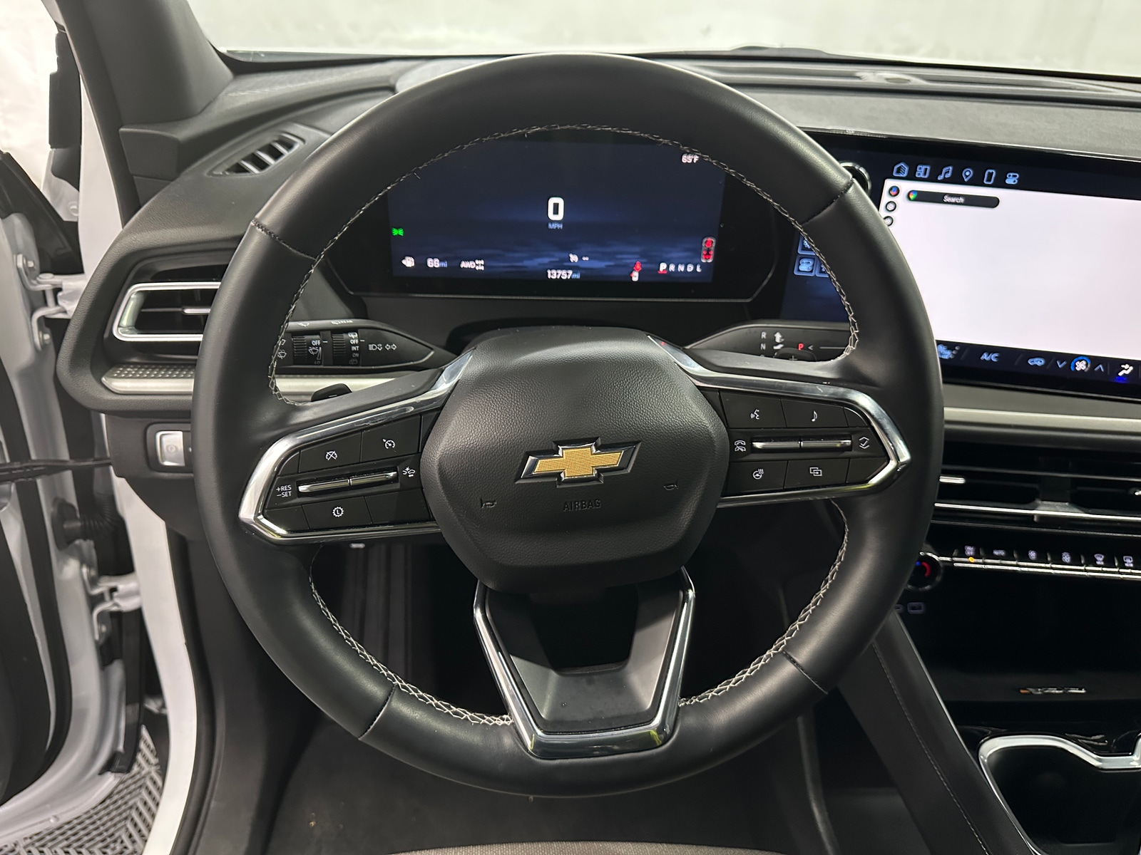 Thumbnail: 2025 Chevrolet Traverse - 5