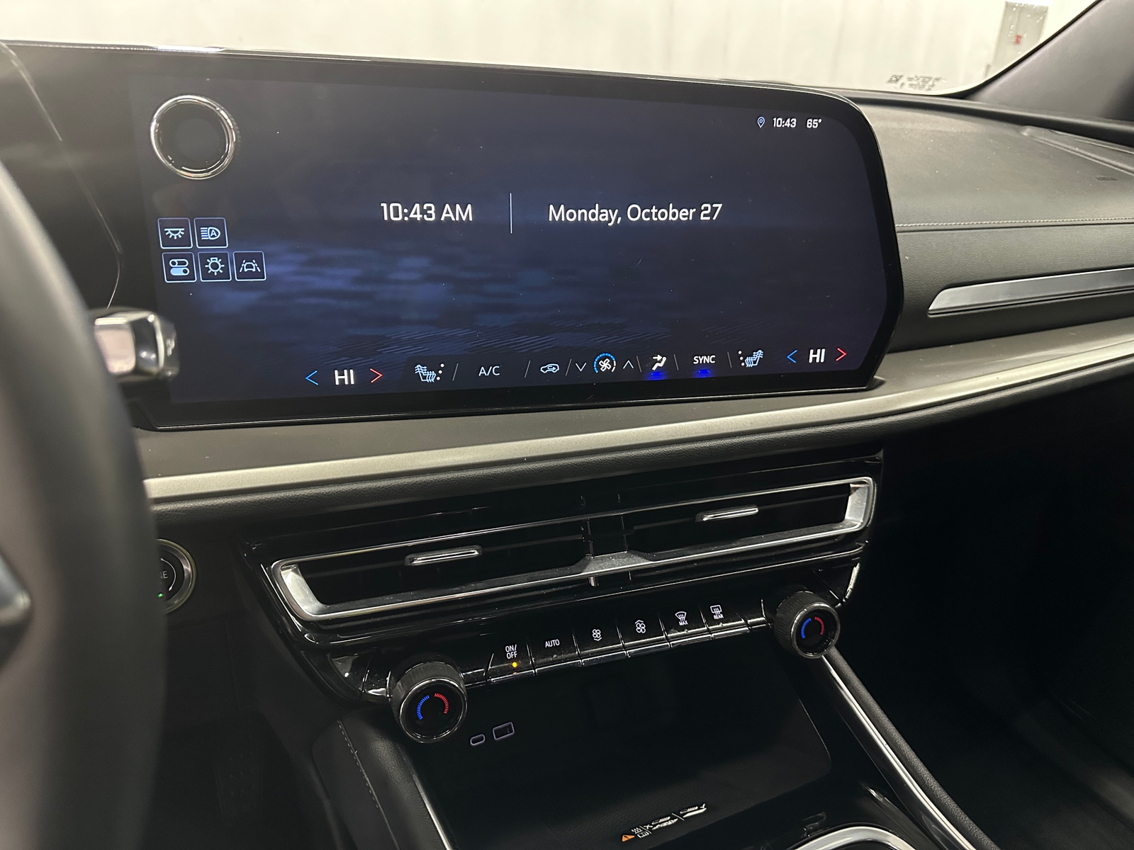 Thumbnail: 2025 Chevrolet Traverse - 4