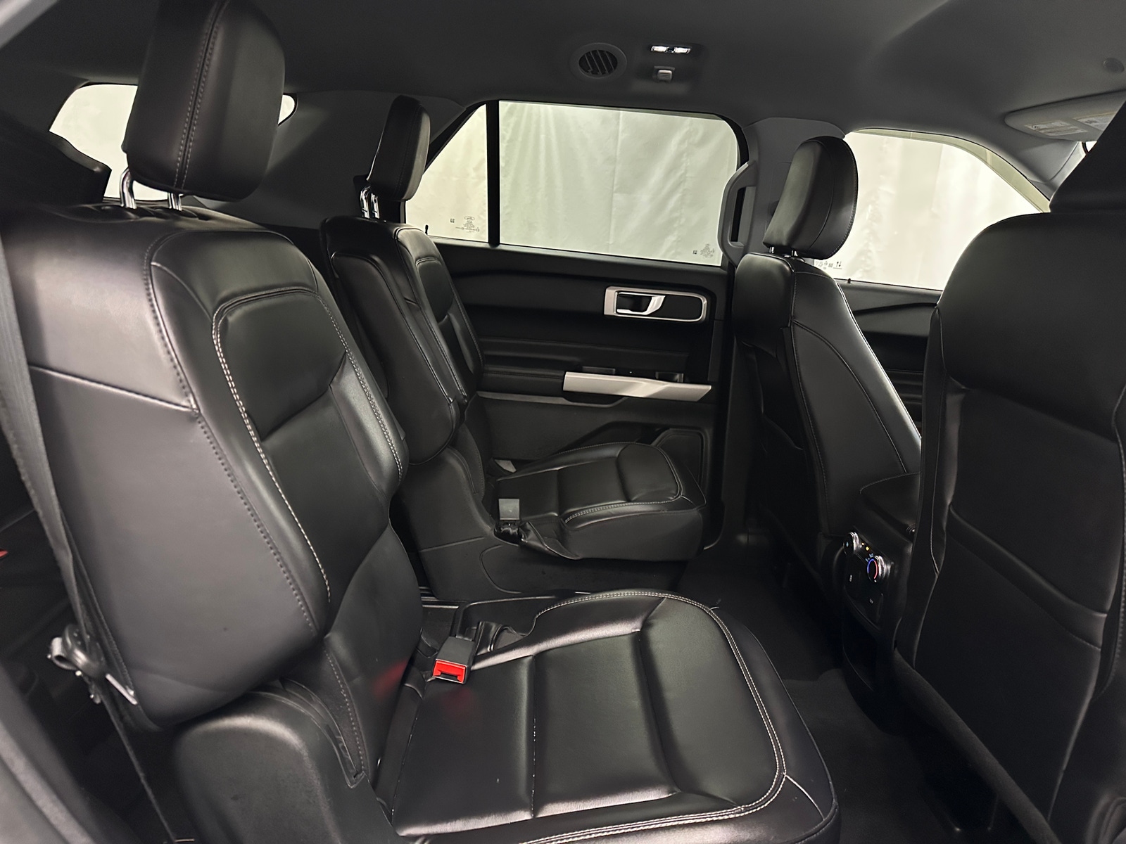 Thumbnail: 2021 Ford Explorer - 6