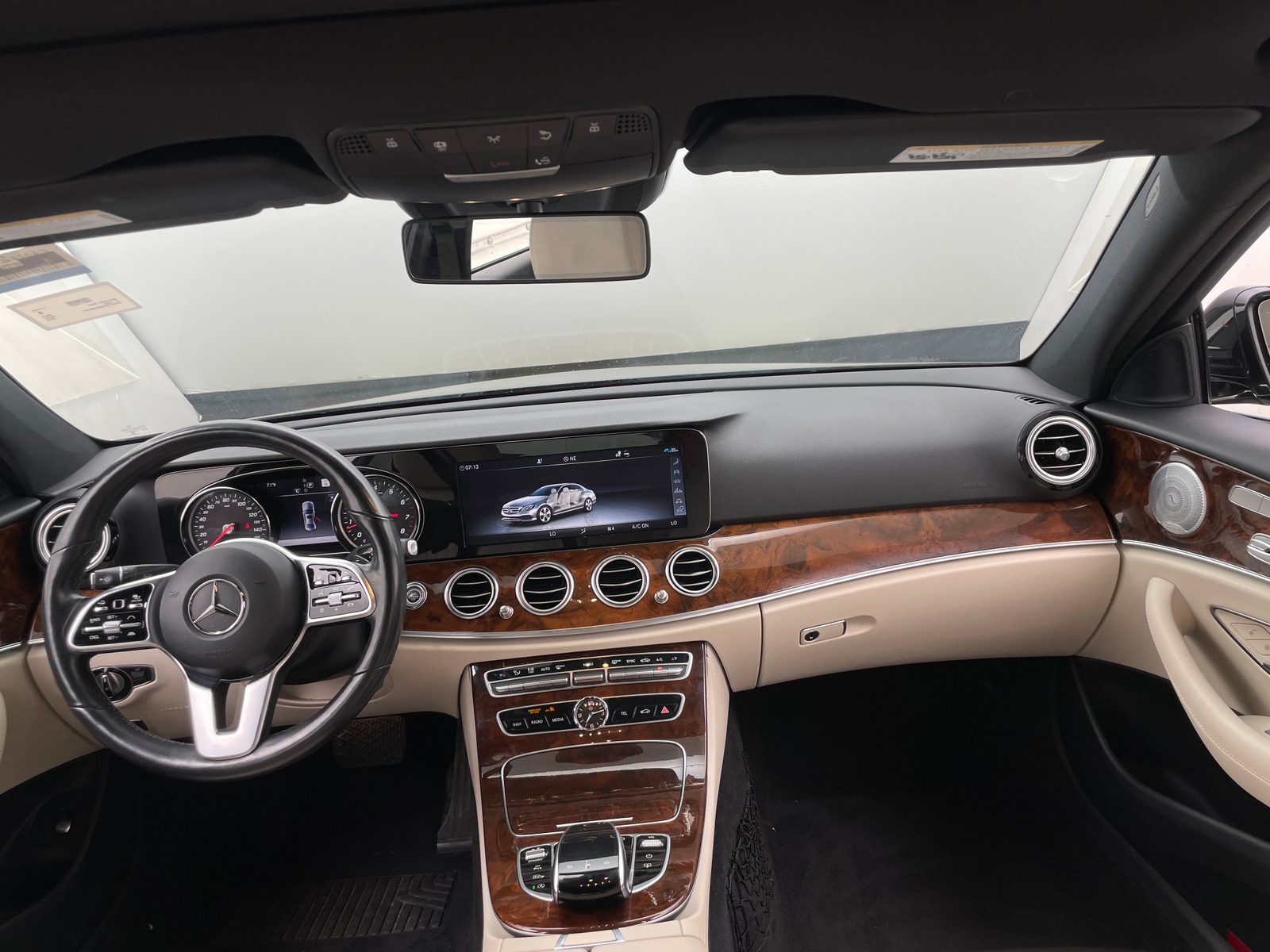 Thumbnail: 2019 Mercedes-Benz E-Class - 2