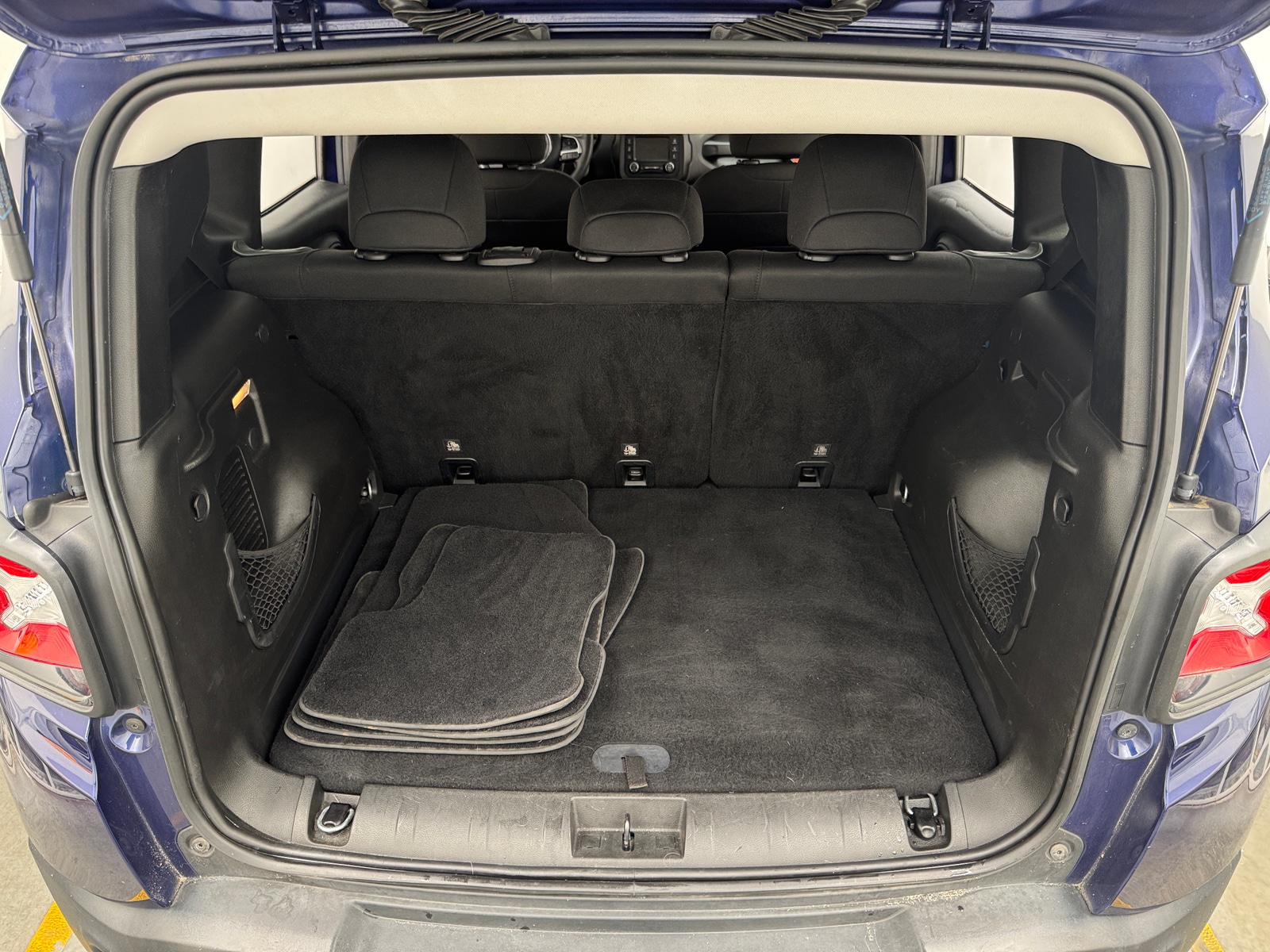 Thumbnail: 2018 Jeep Renegade - 7