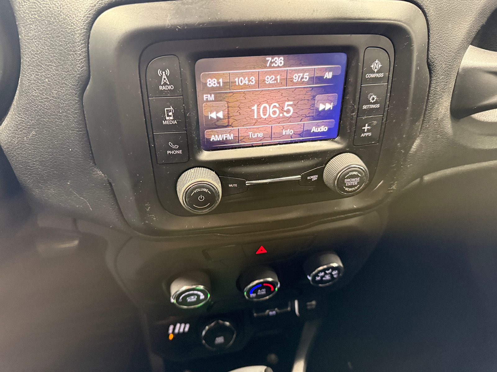 Thumbnail: 2018 Jeep Renegade - 4