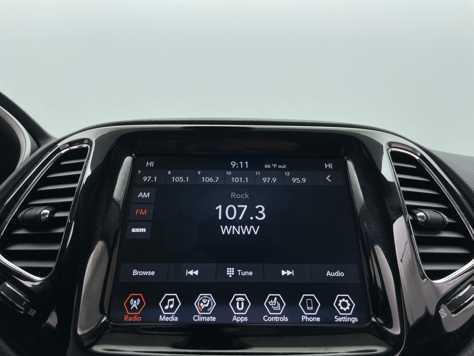 Thumbnail: 2020 Jeep Compass - 3