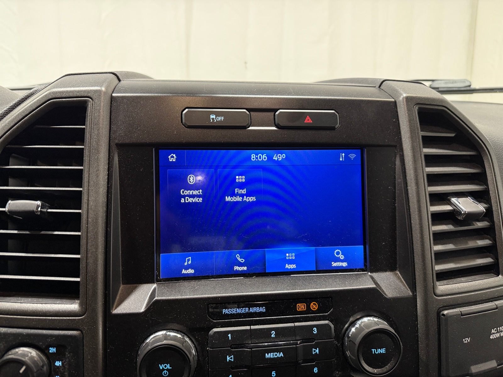 Thumbnail: 2022 Ford Econoline - 4