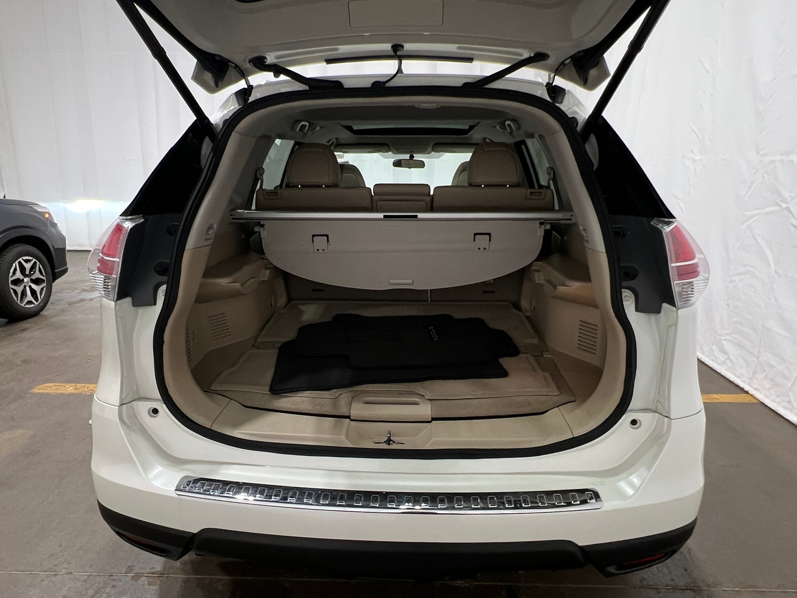 Thumbnail: 2015 Nissan Rogue - 6