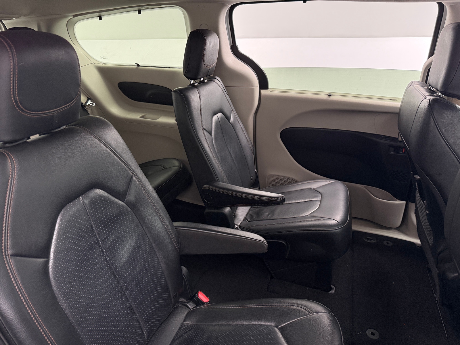 Thumbnail: 2020 Chrysler Pacifica - 5