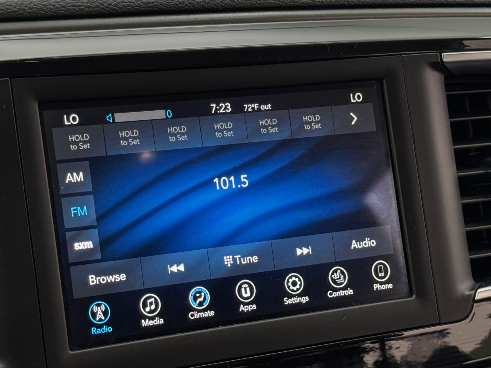 Thumbnail: 2020 Chrysler Pacifica - 3