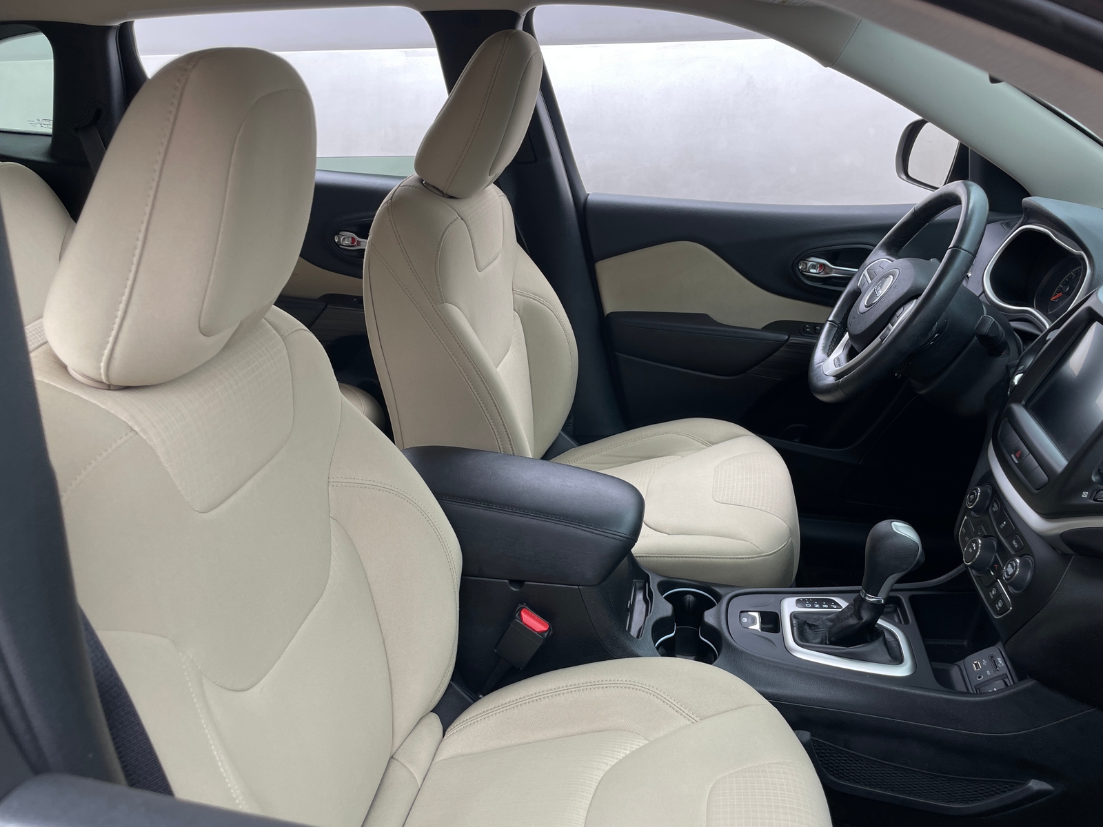 Thumbnail: 2015 Jeep Cherokee - 2