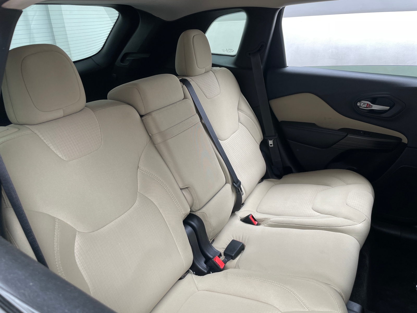 Thumbnail: 2015 Jeep Cherokee - 6