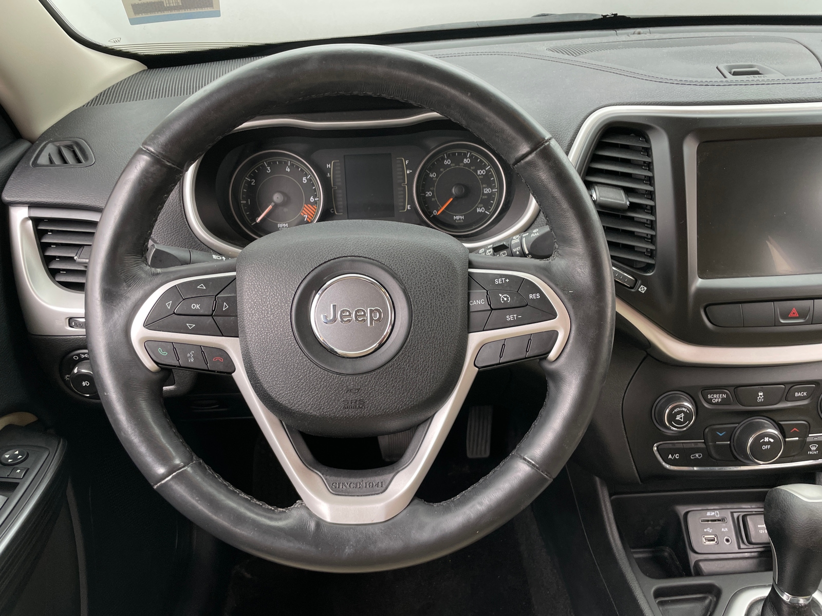 Thumbnail: 2015 Jeep Cherokee - 5