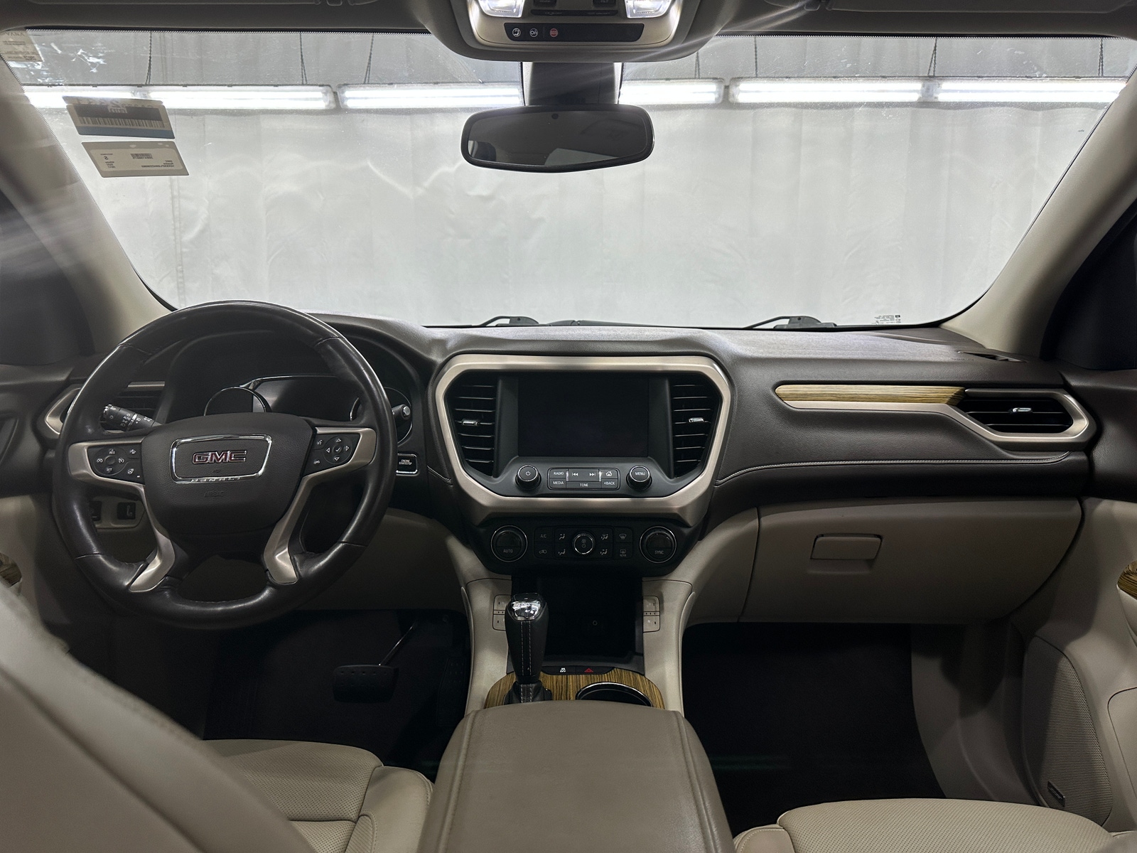 Thumbnail: 2017 GMC Acadia - 2