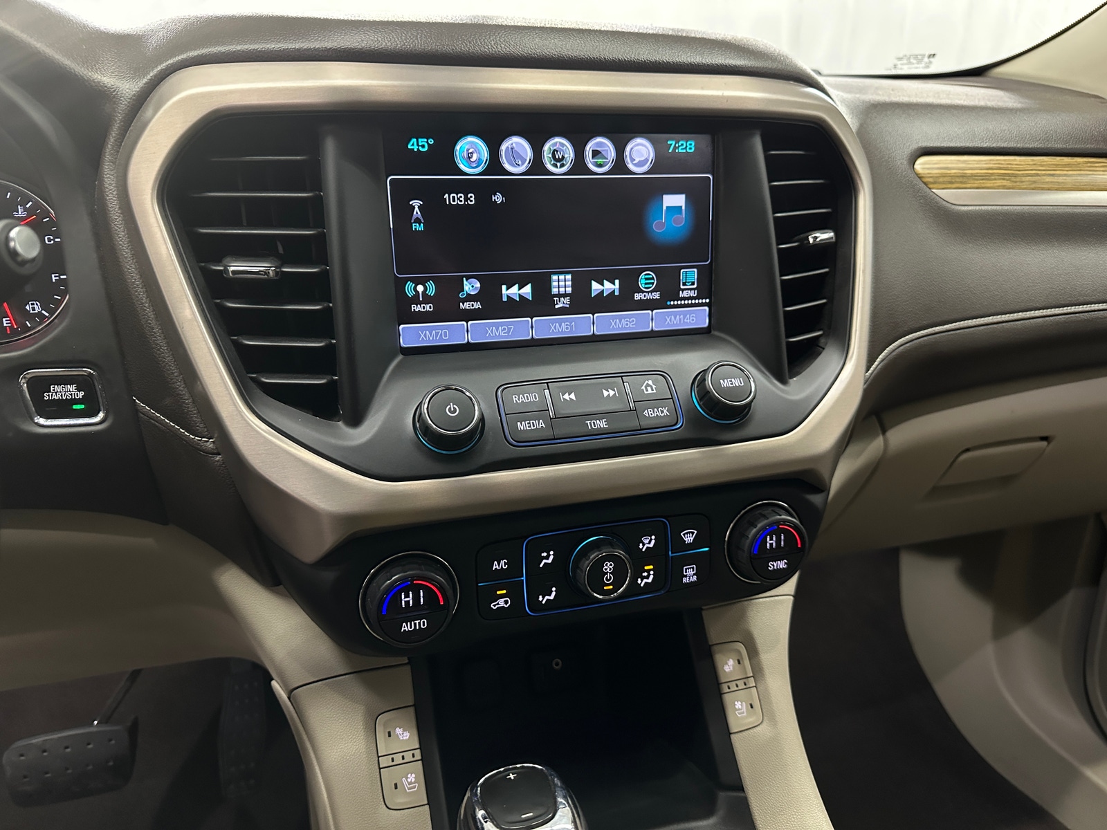 Thumbnail: 2017 GMC Acadia - 3