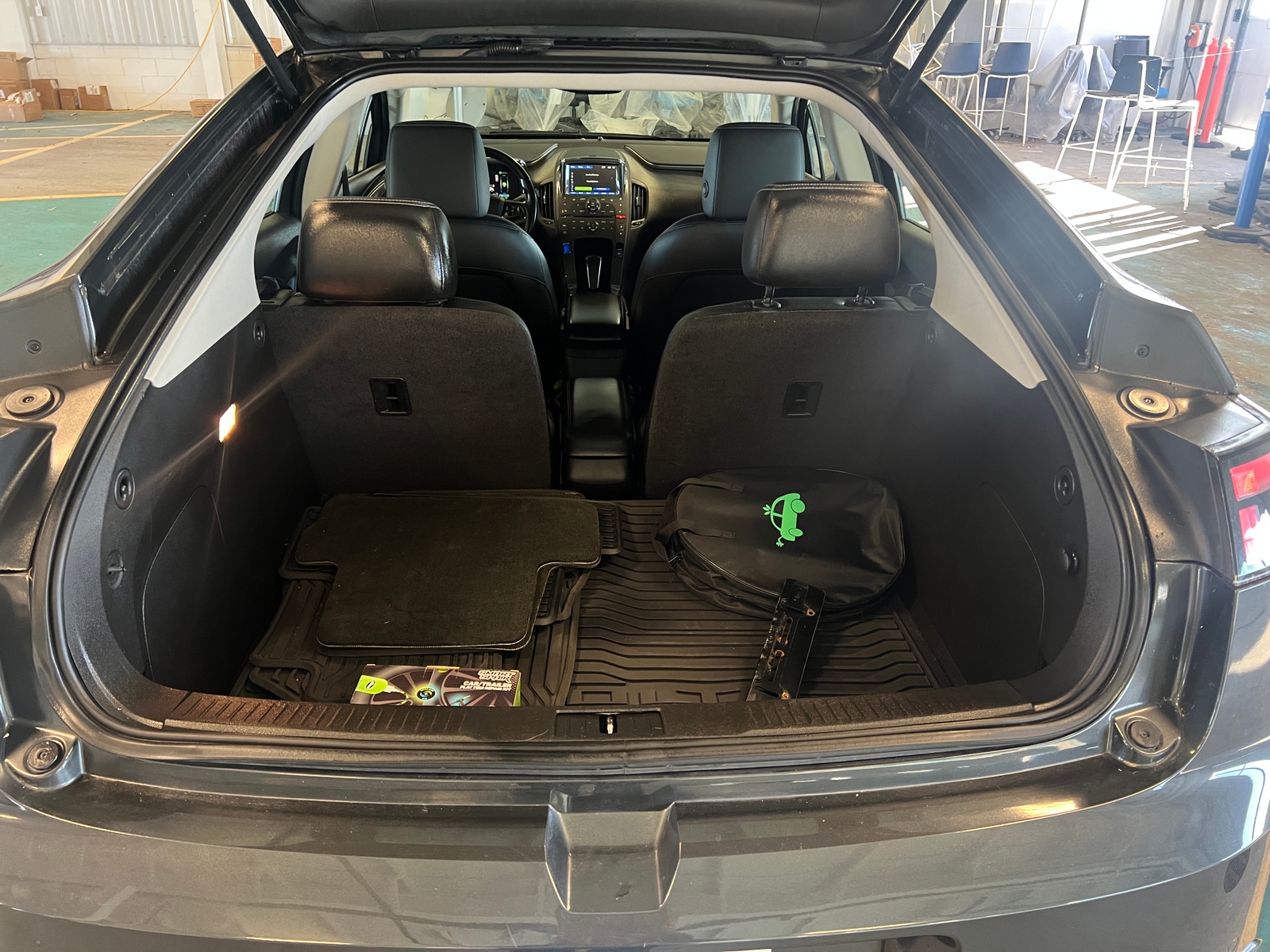 Thumbnail: 2015 Chevrolet Volt - 6