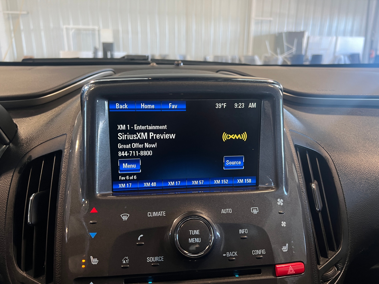 Thumbnail: 2015 Chevrolet Volt - 3