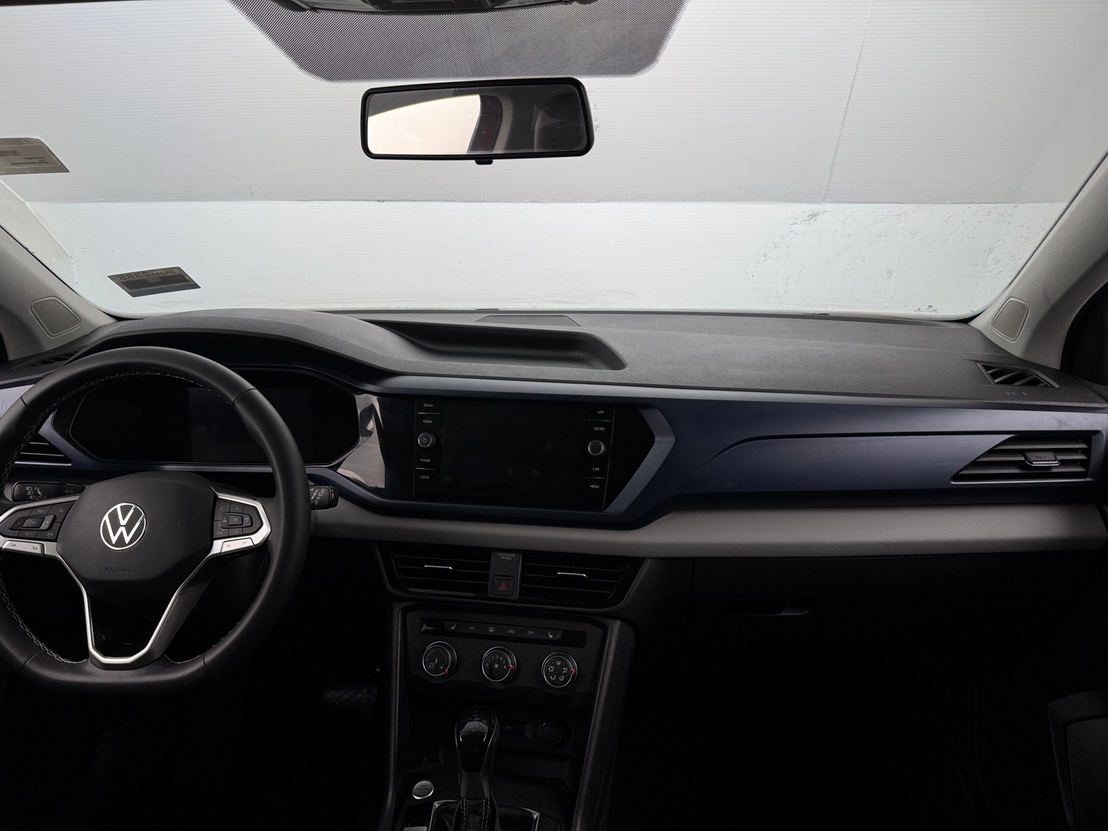 Thumbnail: 2022 Volkswagen Taos - 2