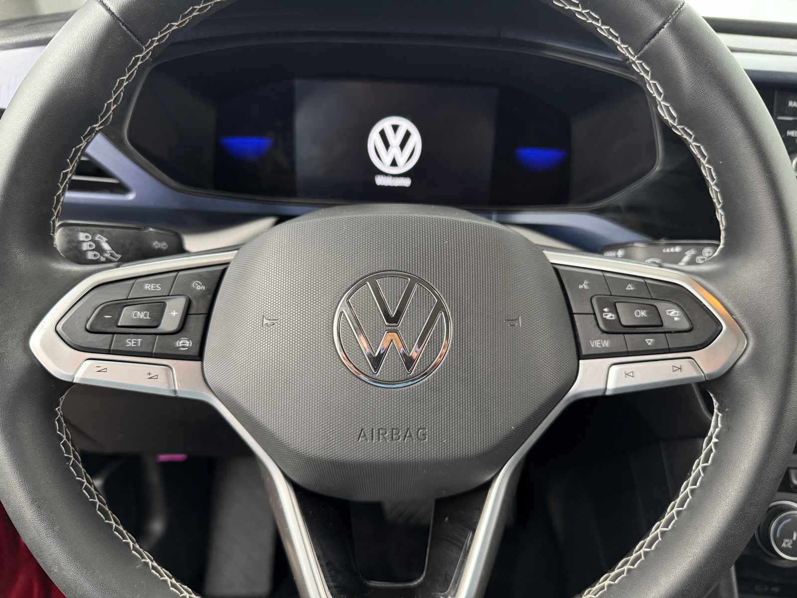 Thumbnail: 2022 Volkswagen Taos - 4