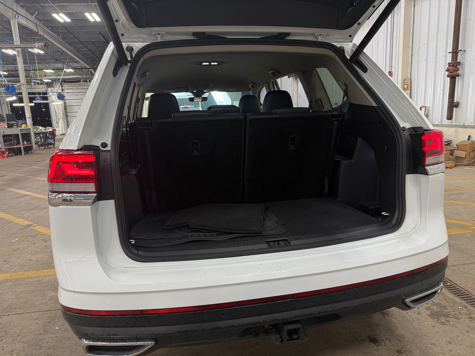 Thumbnail: 2024 Volkswagen Atlas - 6