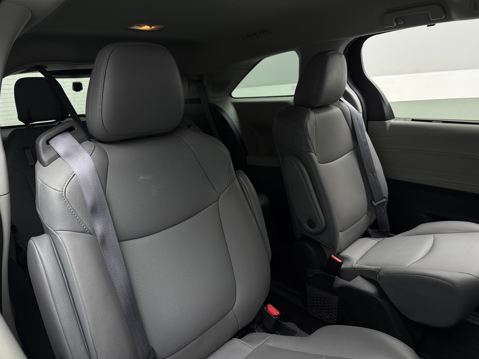 Thumbnail: 2022 Toyota Sienna - 5