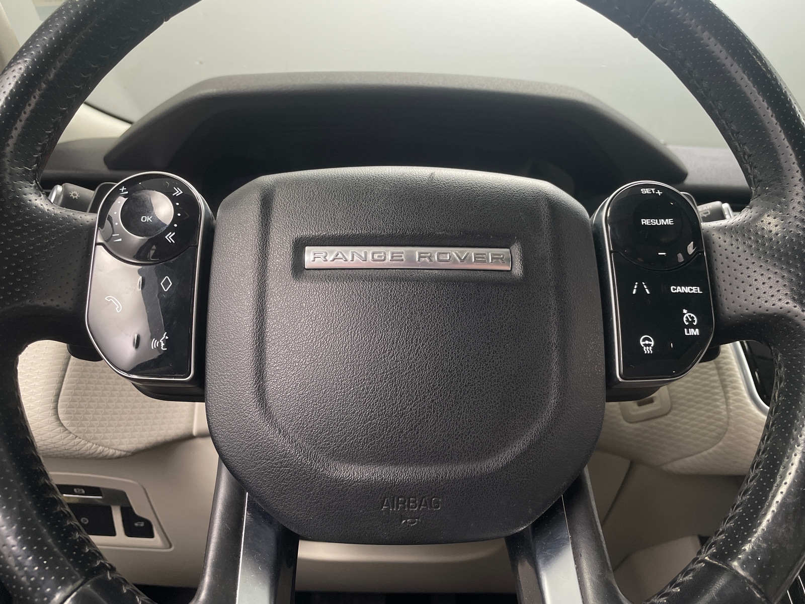 Thumbnail: 2018 Land Rover Range Rover Velar - 4