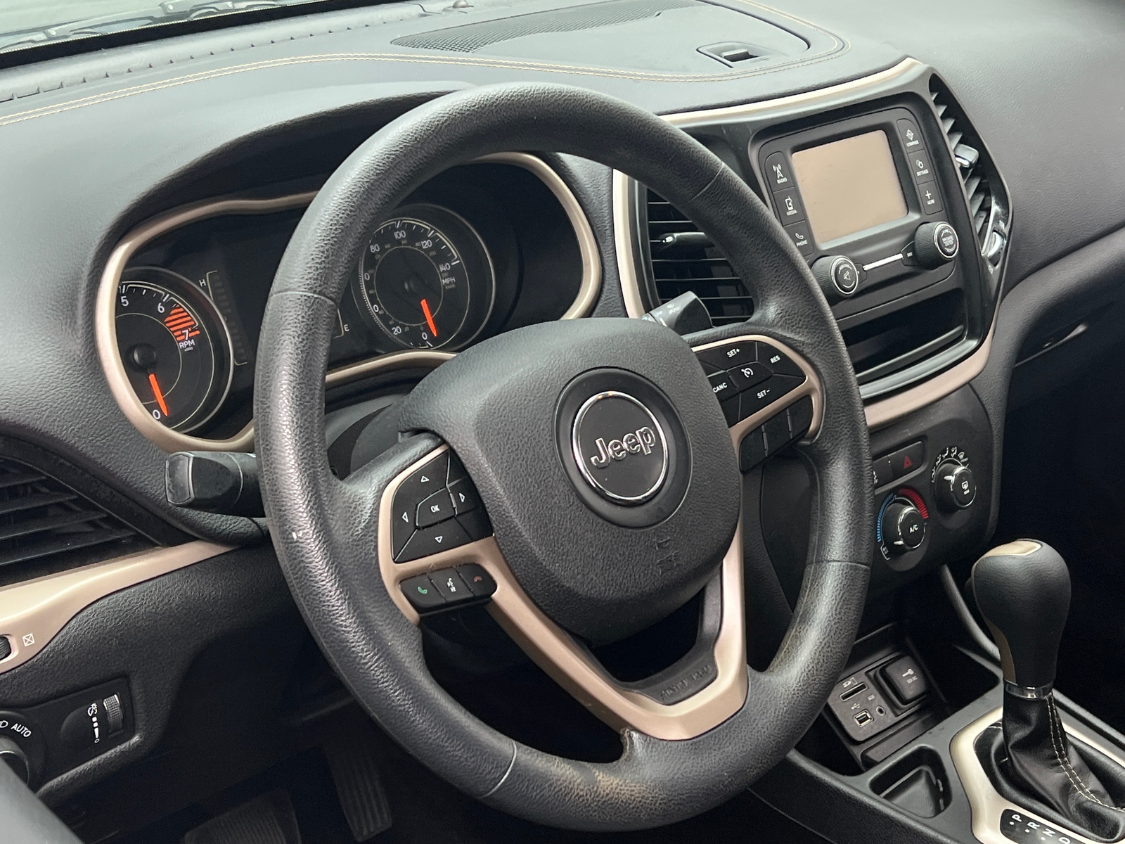 Thumbnail: 2018 Jeep Cherokee - 5