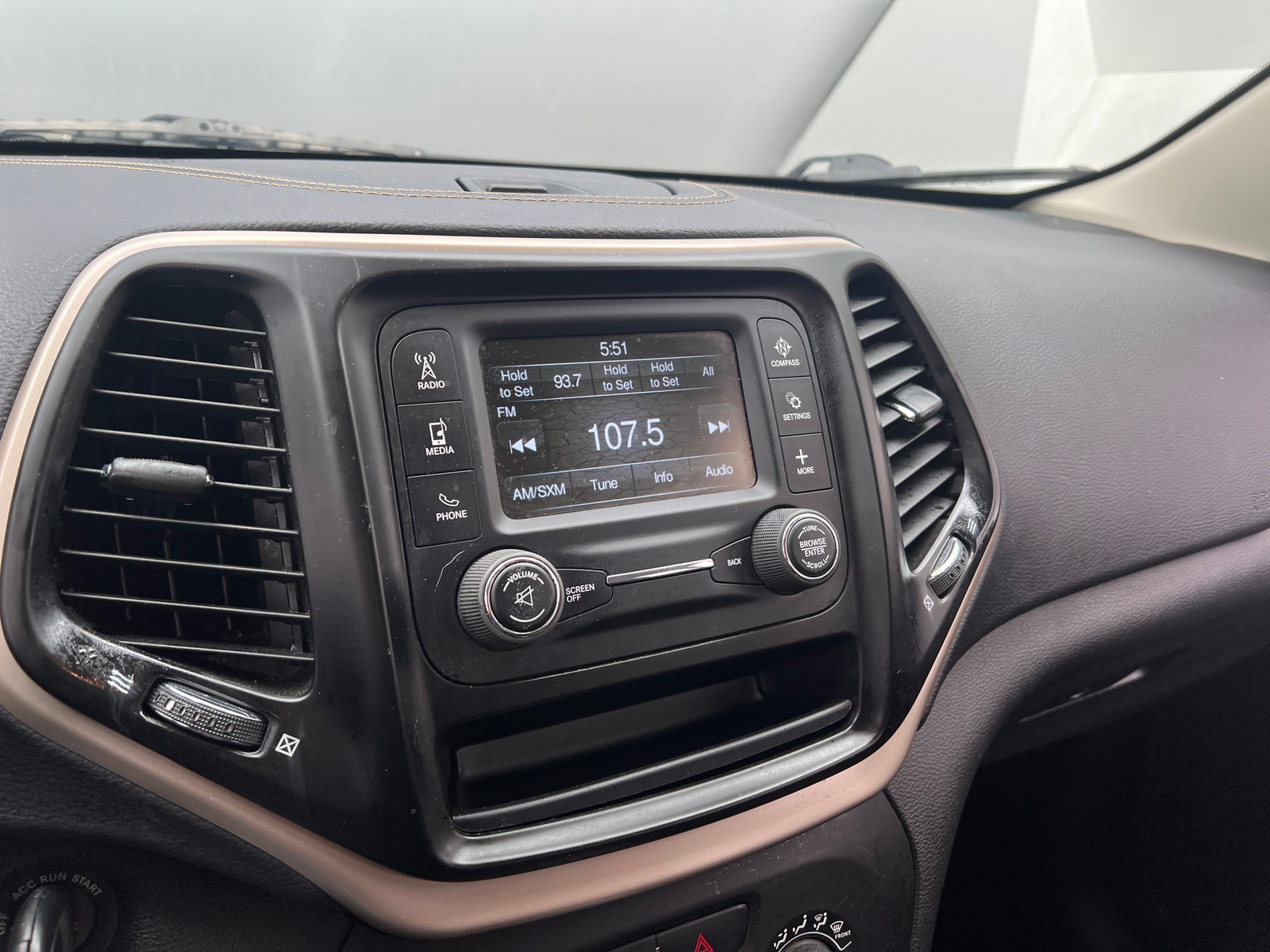 Thumbnail: 2018 Jeep Cherokee - 4