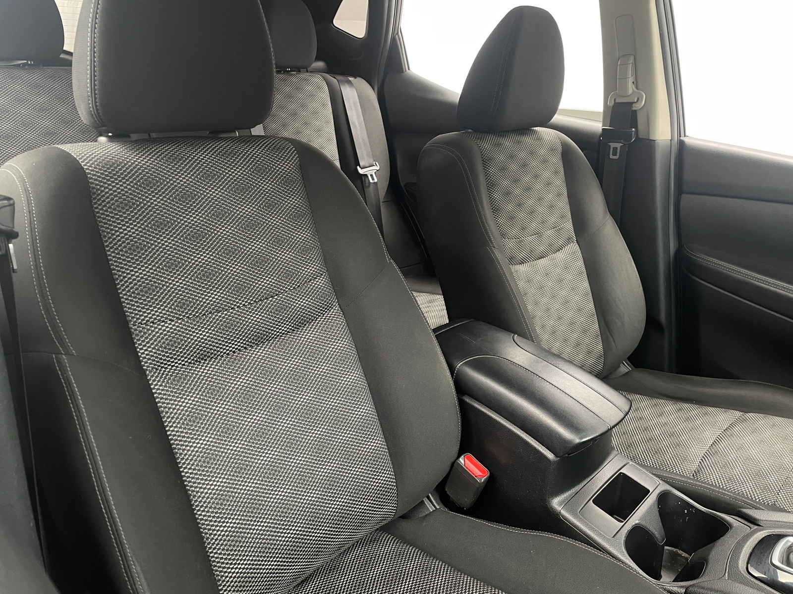 Thumbnail: 2017 Nissan Rogue Sport - 2