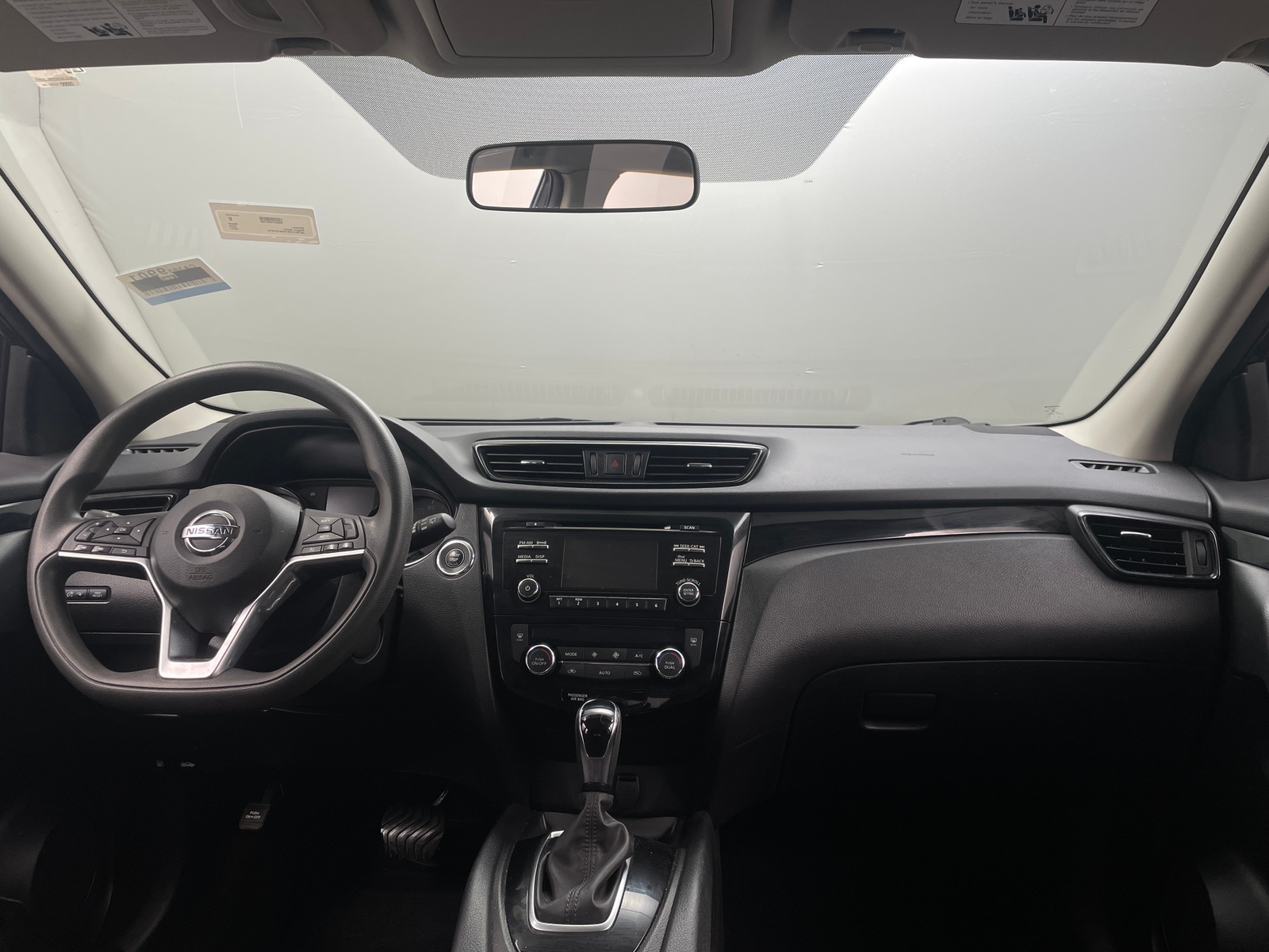 Thumbnail: 2017 Nissan Rogue Sport - 3