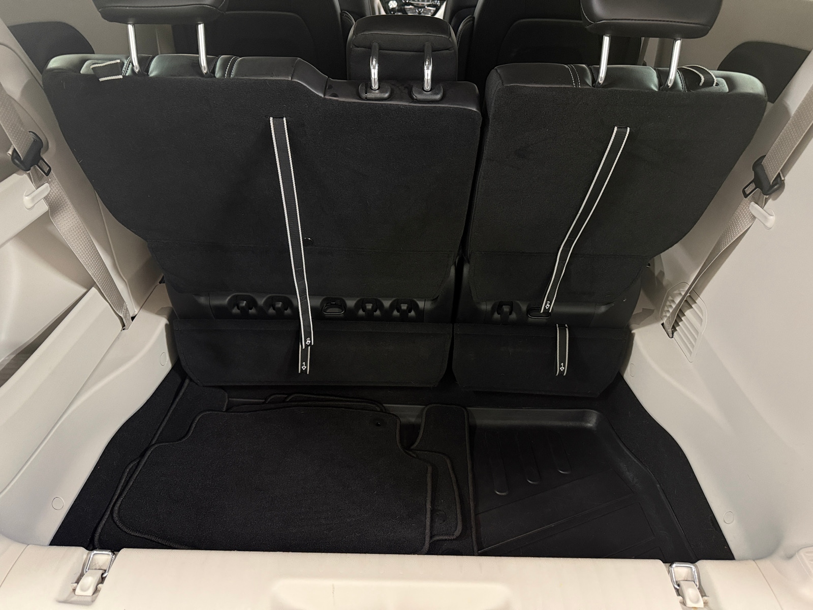 Thumbnail: 2023 Chrysler Pacifica - 5