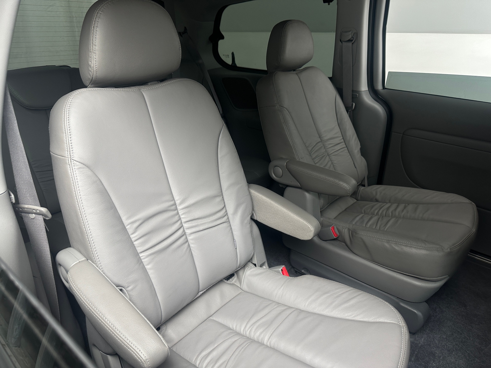 Thumbnail: 2012 Kia Sedona - 5