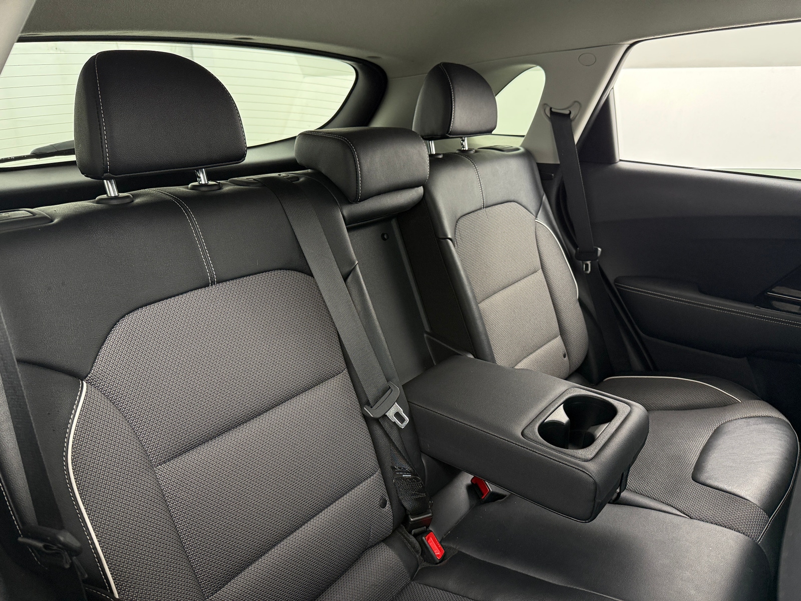 Thumbnail: 2020 Kia Niro - 5