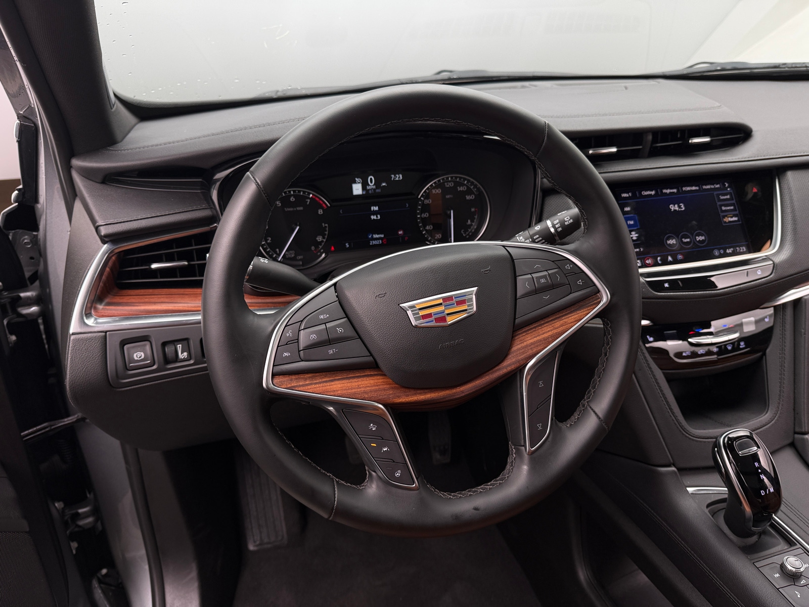 Thumbnail: 2025 Cadillac XT5 - 4