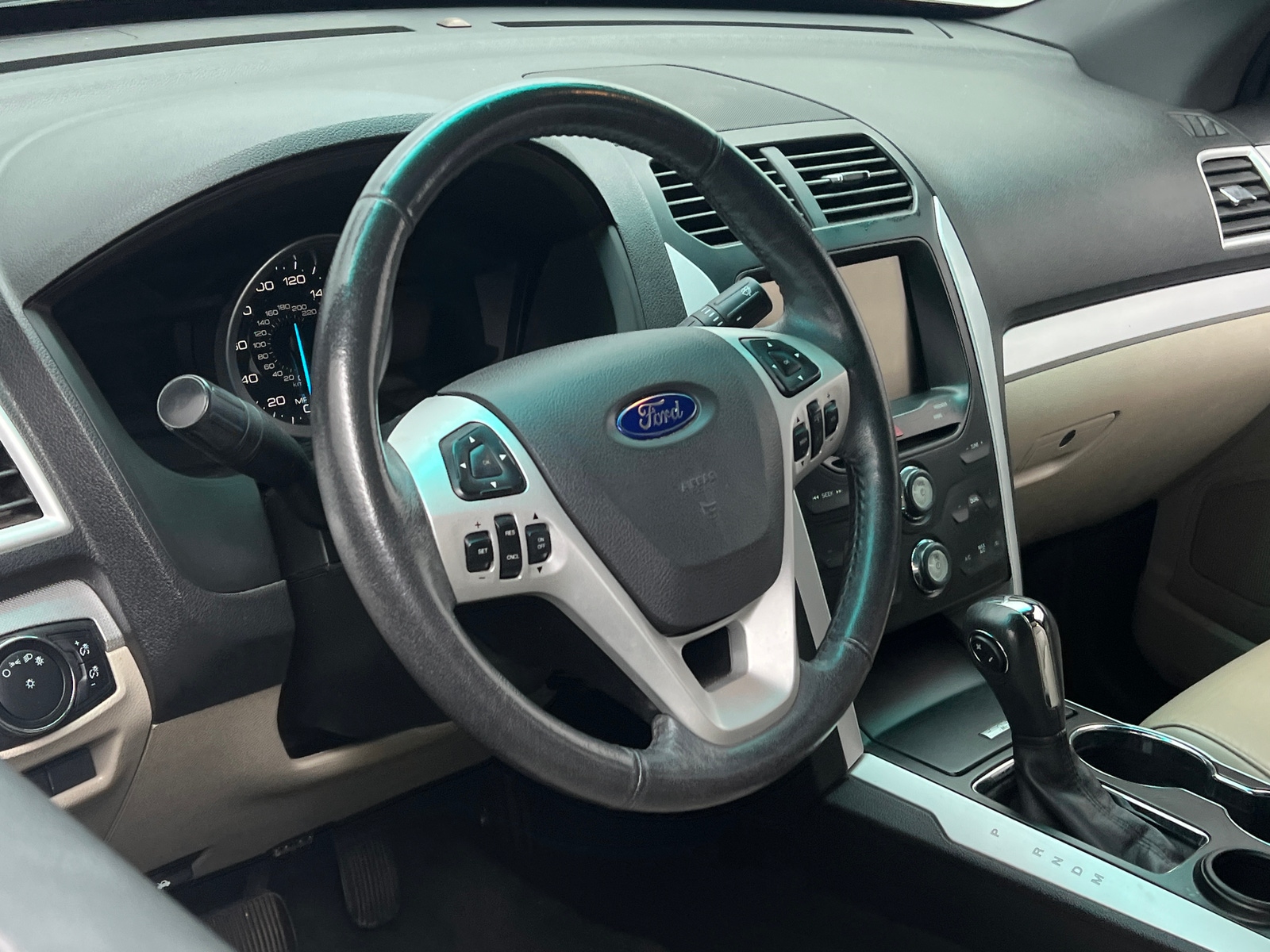 Thumbnail: 2015 Ford Explorer - 4