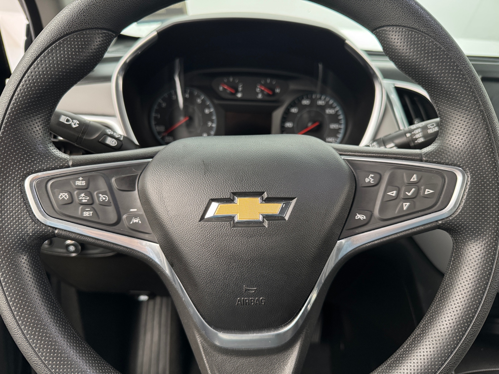 Thumbnail: 2022 Chevrolet Equinox - 5