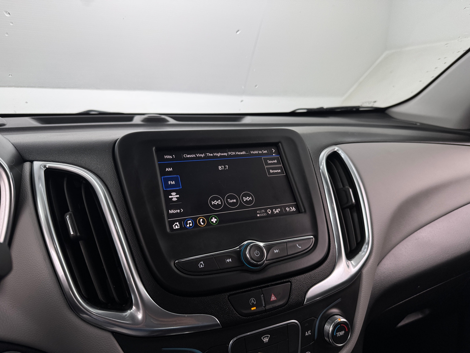 Thumbnail: 2022 Chevrolet Equinox - 4