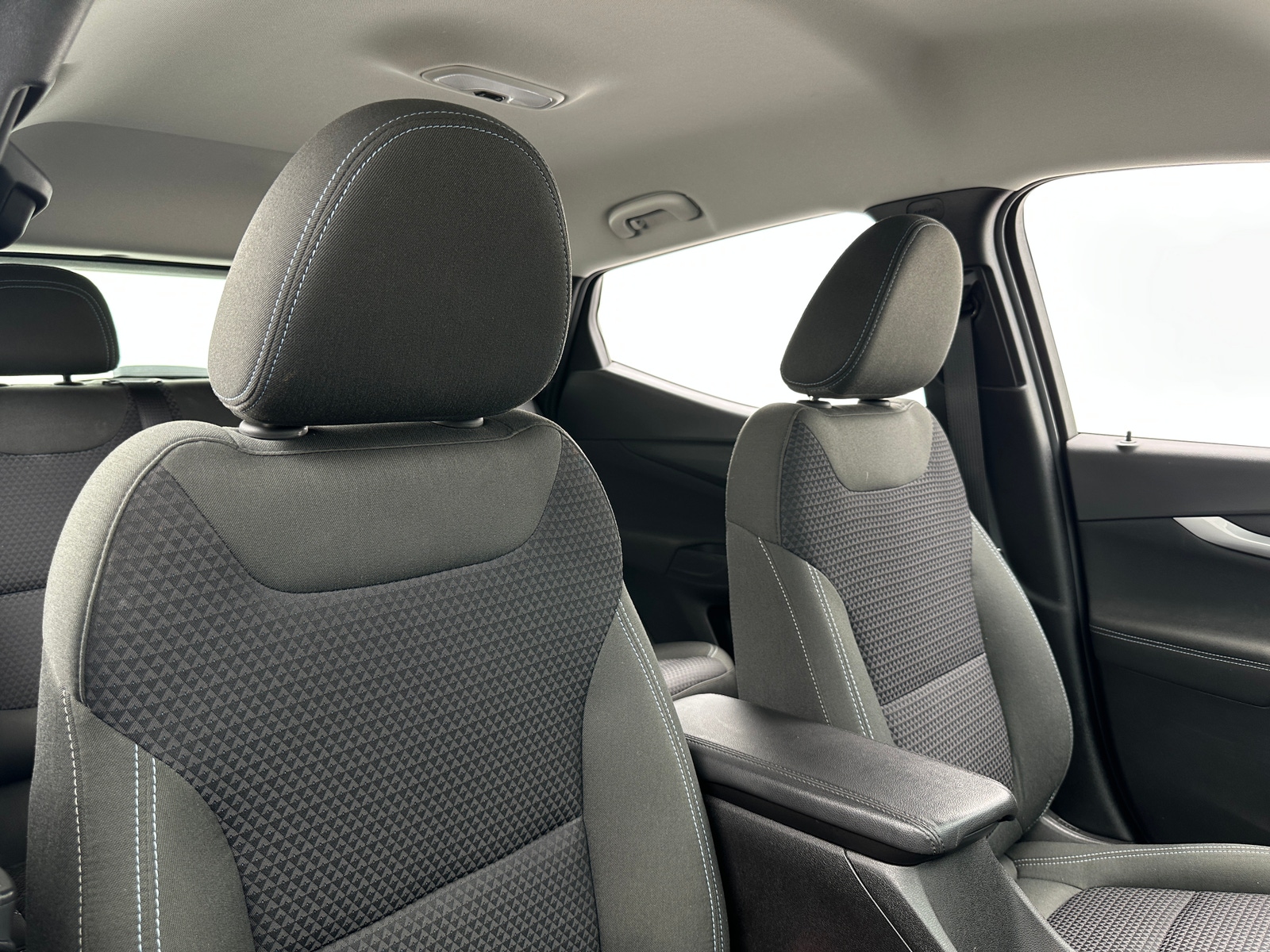 Thumbnail: 2023 Chevrolet Bolt EUV - 2