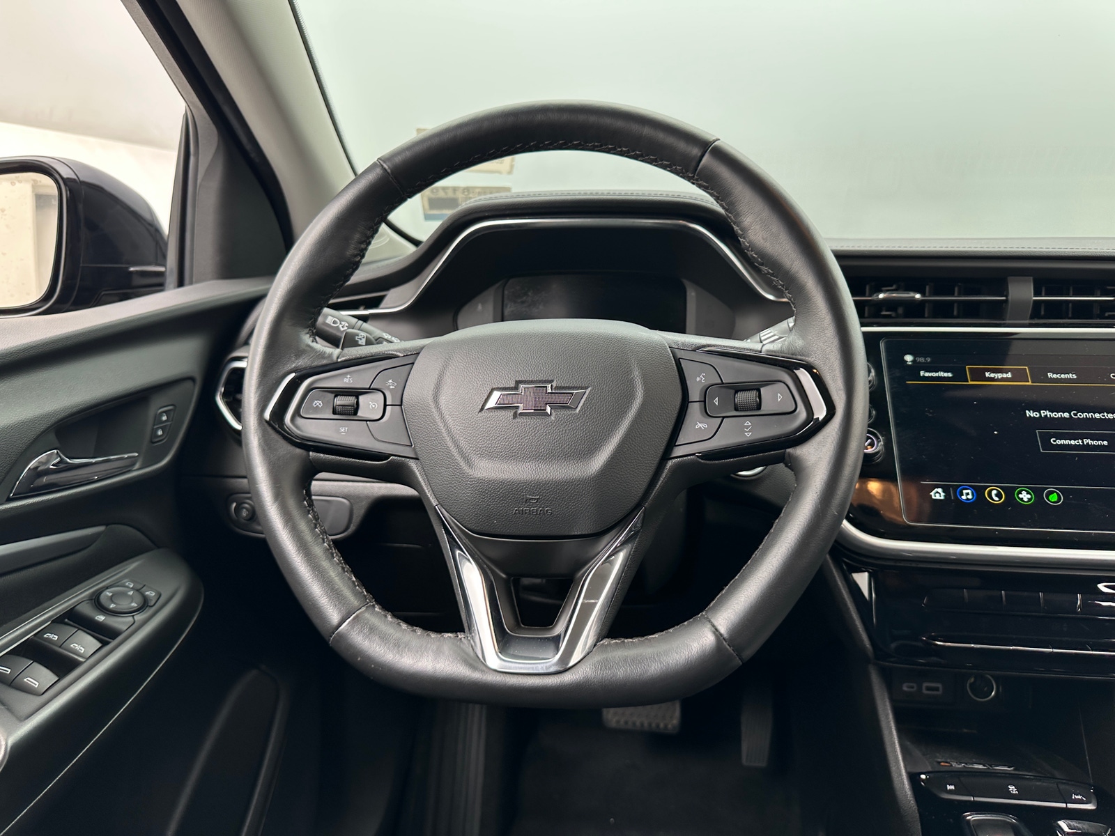 Thumbnail: 2023 Chevrolet Bolt EUV - 5