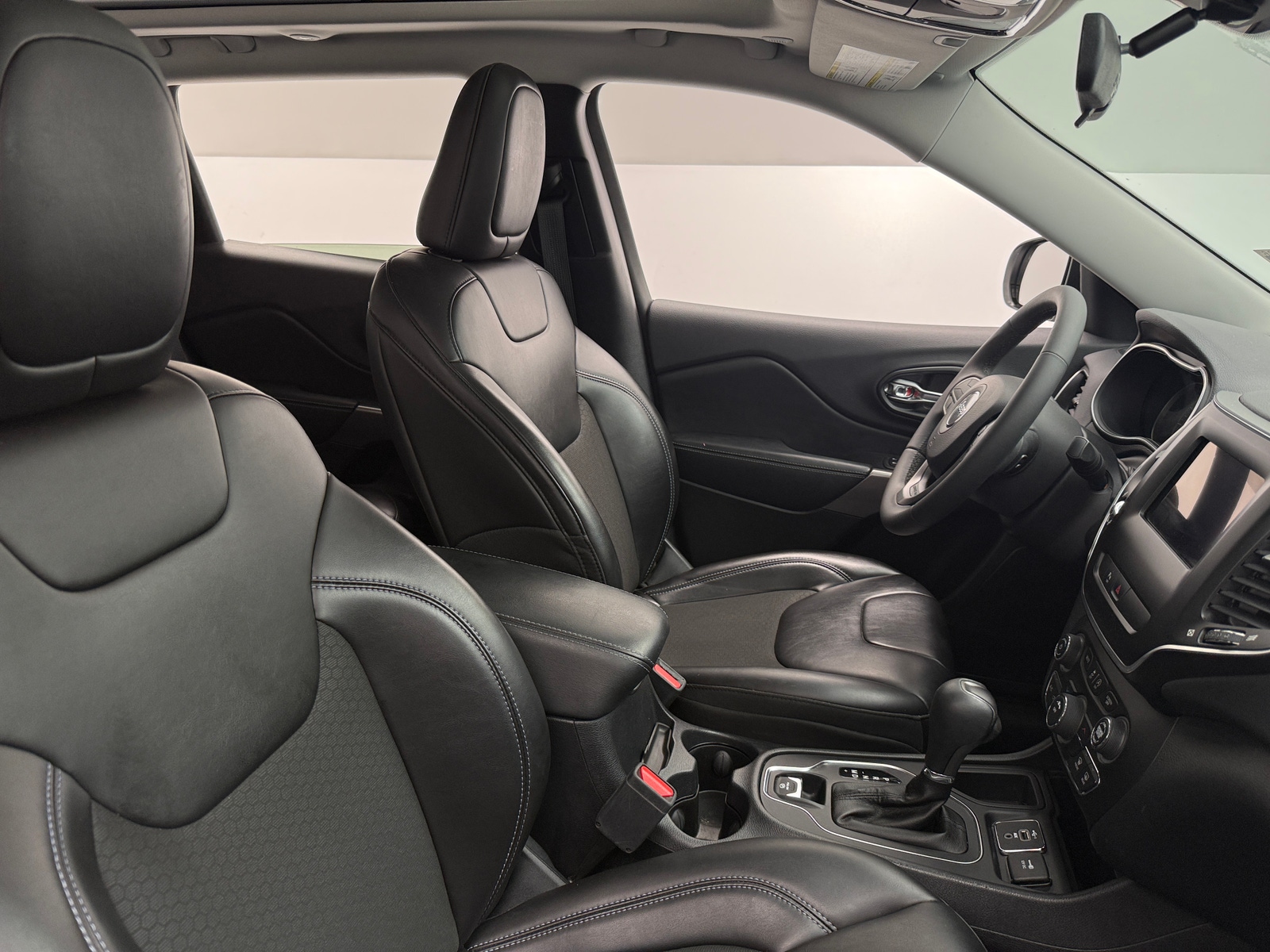 Thumbnail: 2020 Jeep Cherokee - 2