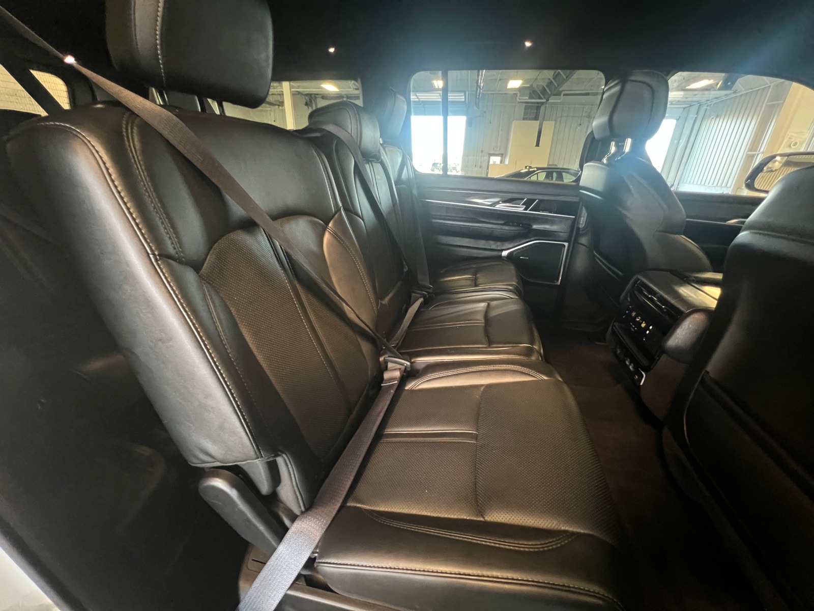 Thumbnail: 2023 Jeep Wagoneer - 5