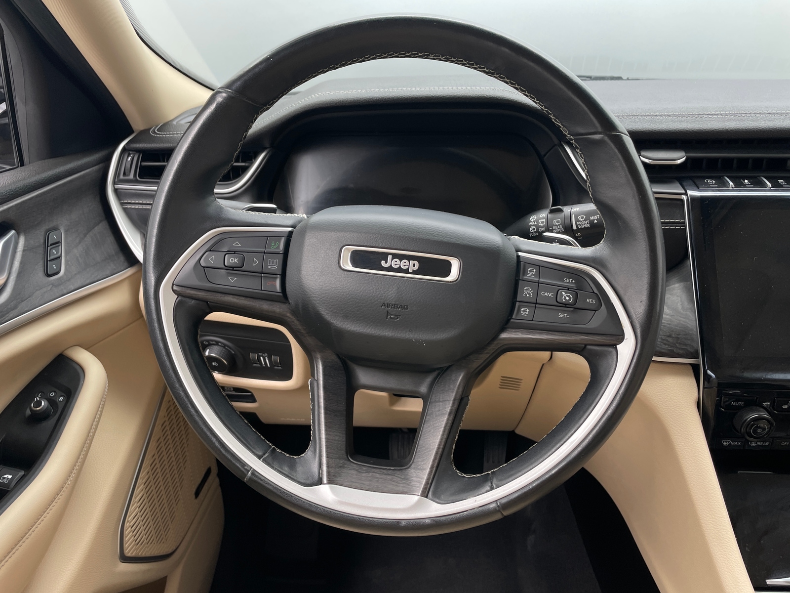 Thumbnail: 2021 Jeep Grand Cherokee L - 4