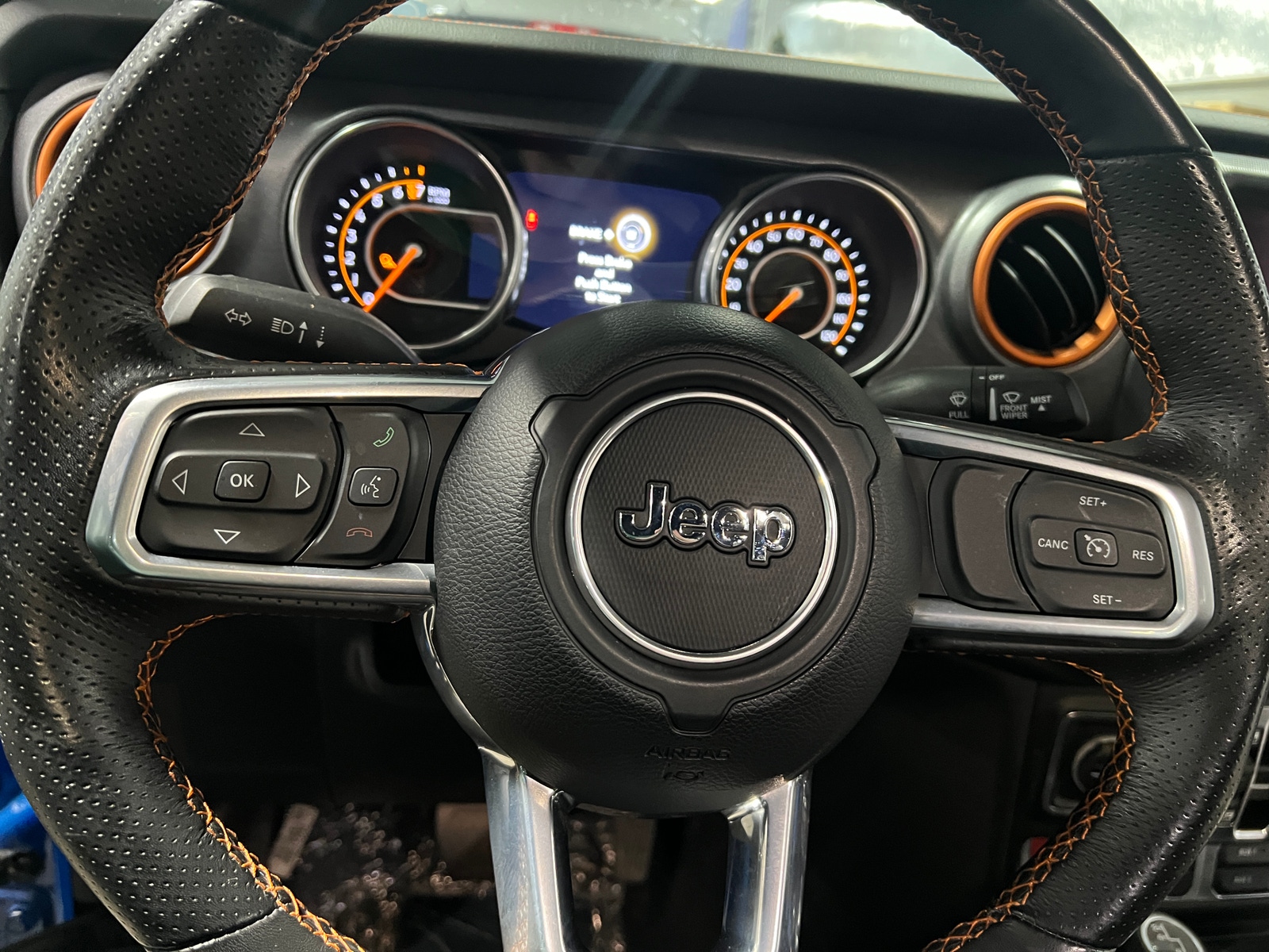 Thumbnail: 2023 Jeep Gladiator - 4