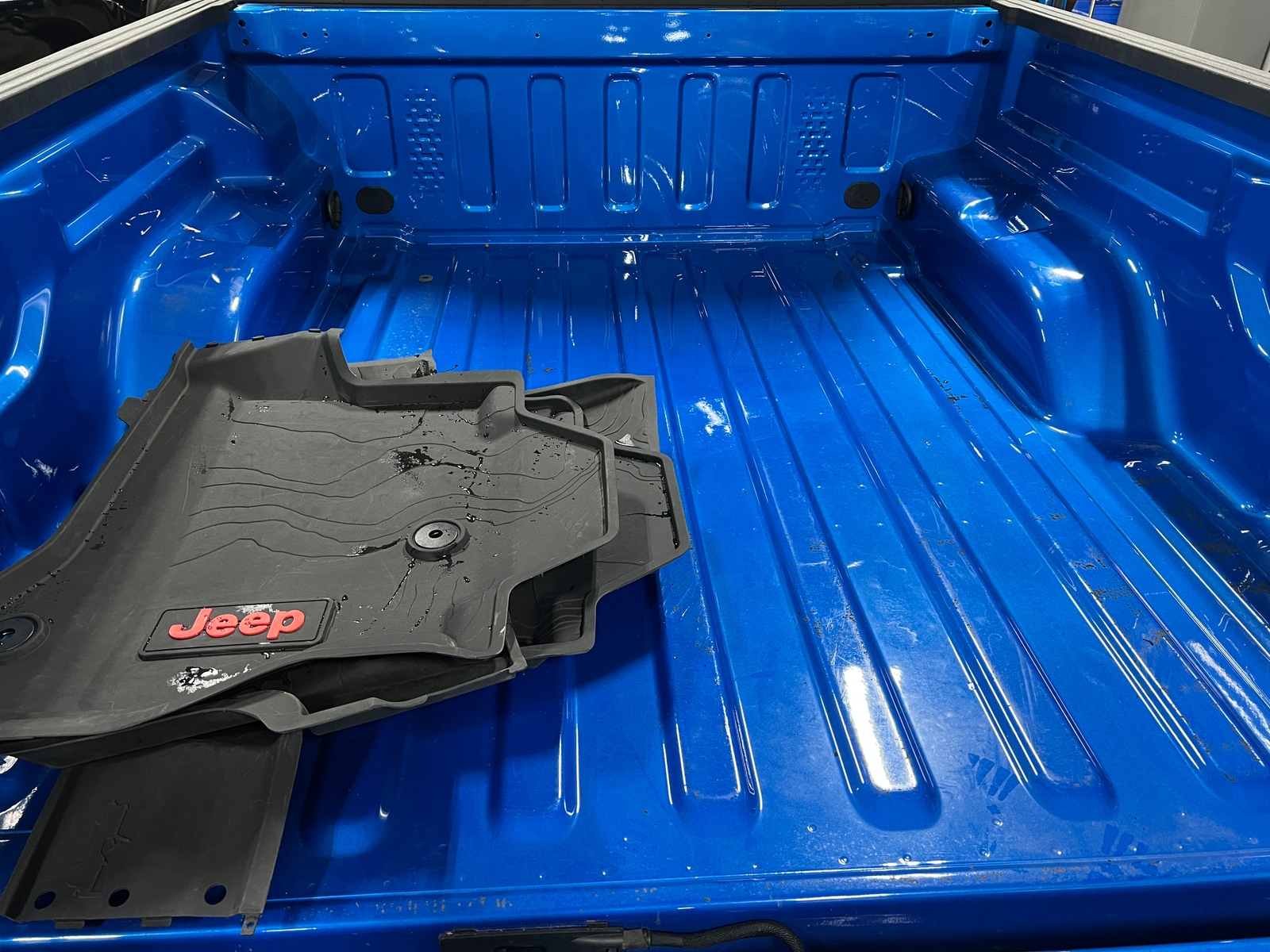 Thumbnail: 2023 Jeep Gladiator - 6