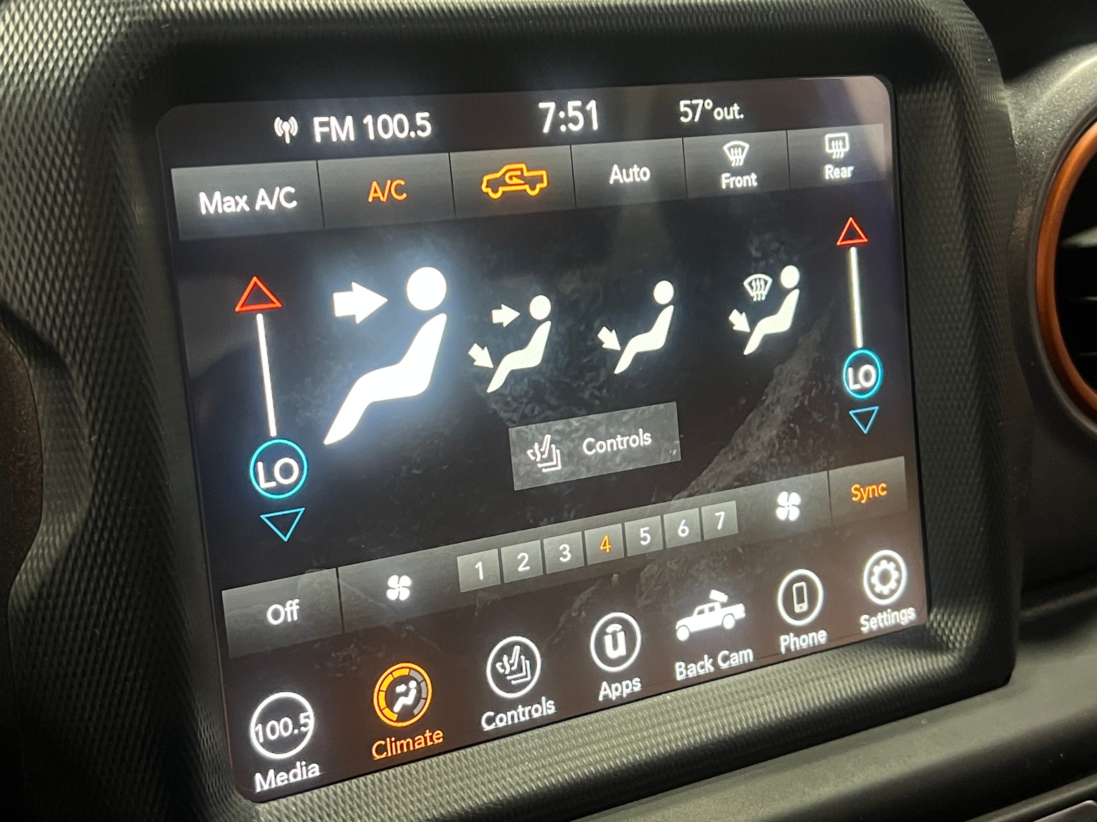 Thumbnail: 2023 Jeep Gladiator - 3