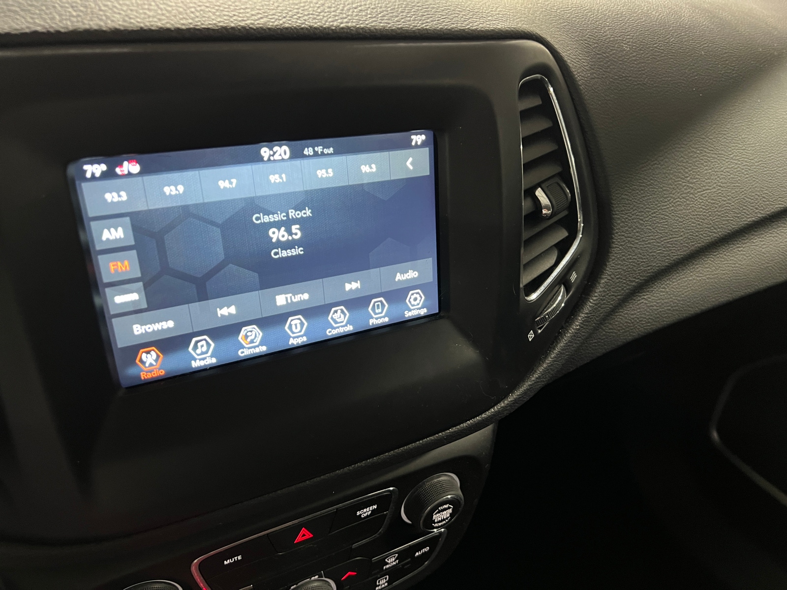 Thumbnail: 2018 Jeep Compass - 4