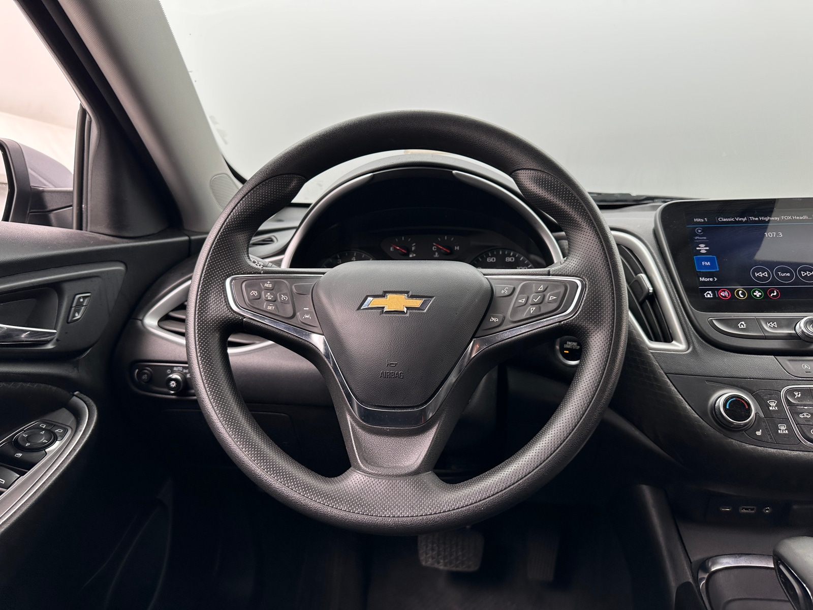 Thumbnail: 2023 Chevrolet Malibu - 5