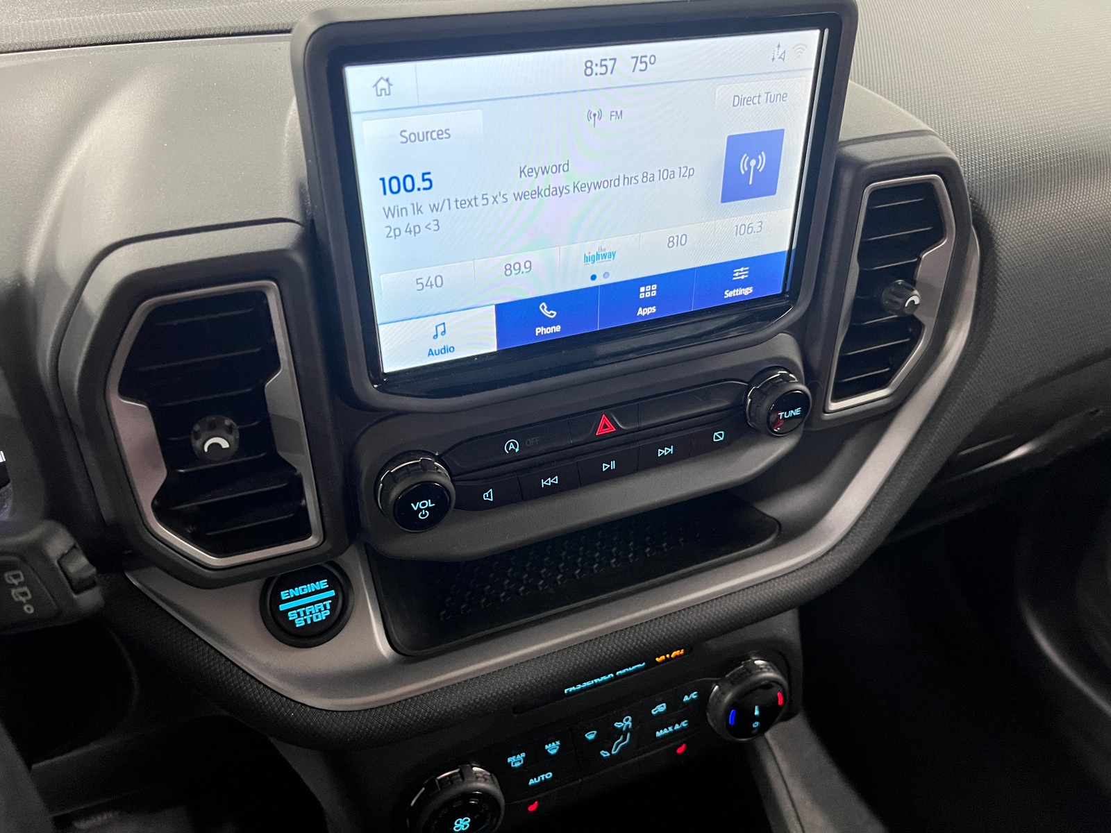 Thumbnail: 2022 Ford Bronco Sport - 4