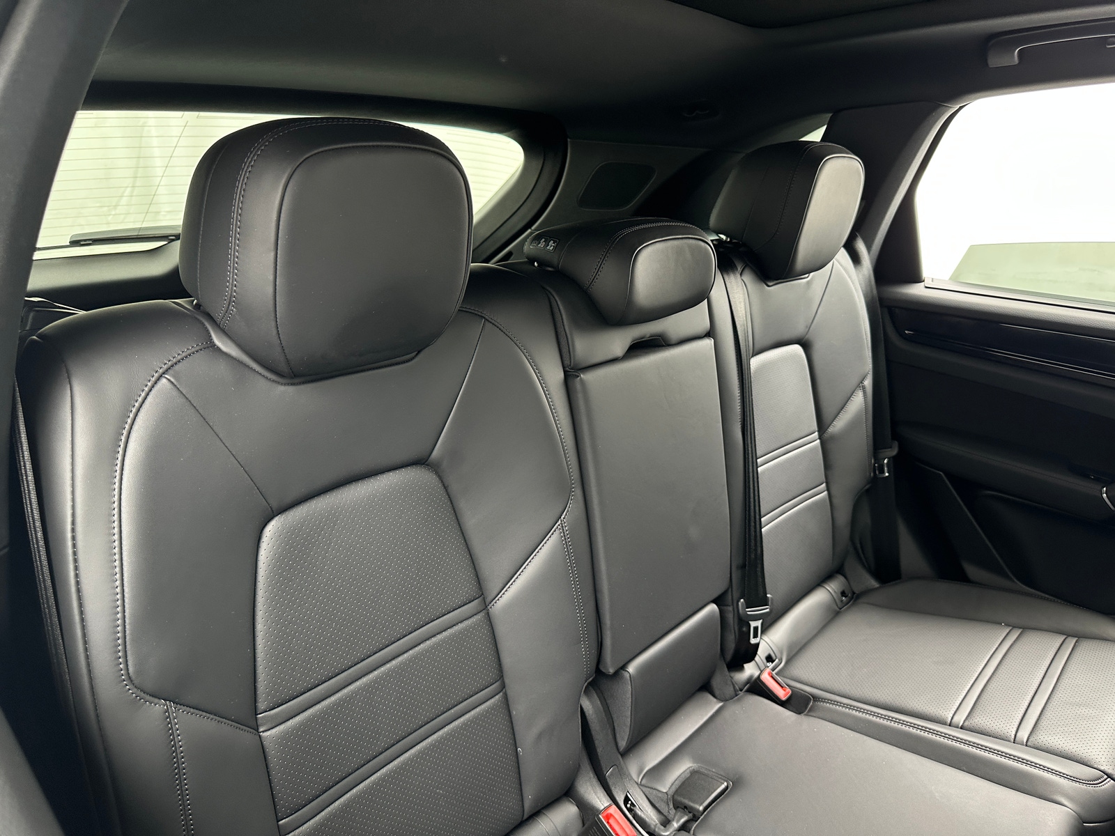 Thumbnail: 2023 Porsche Cayenne - 5