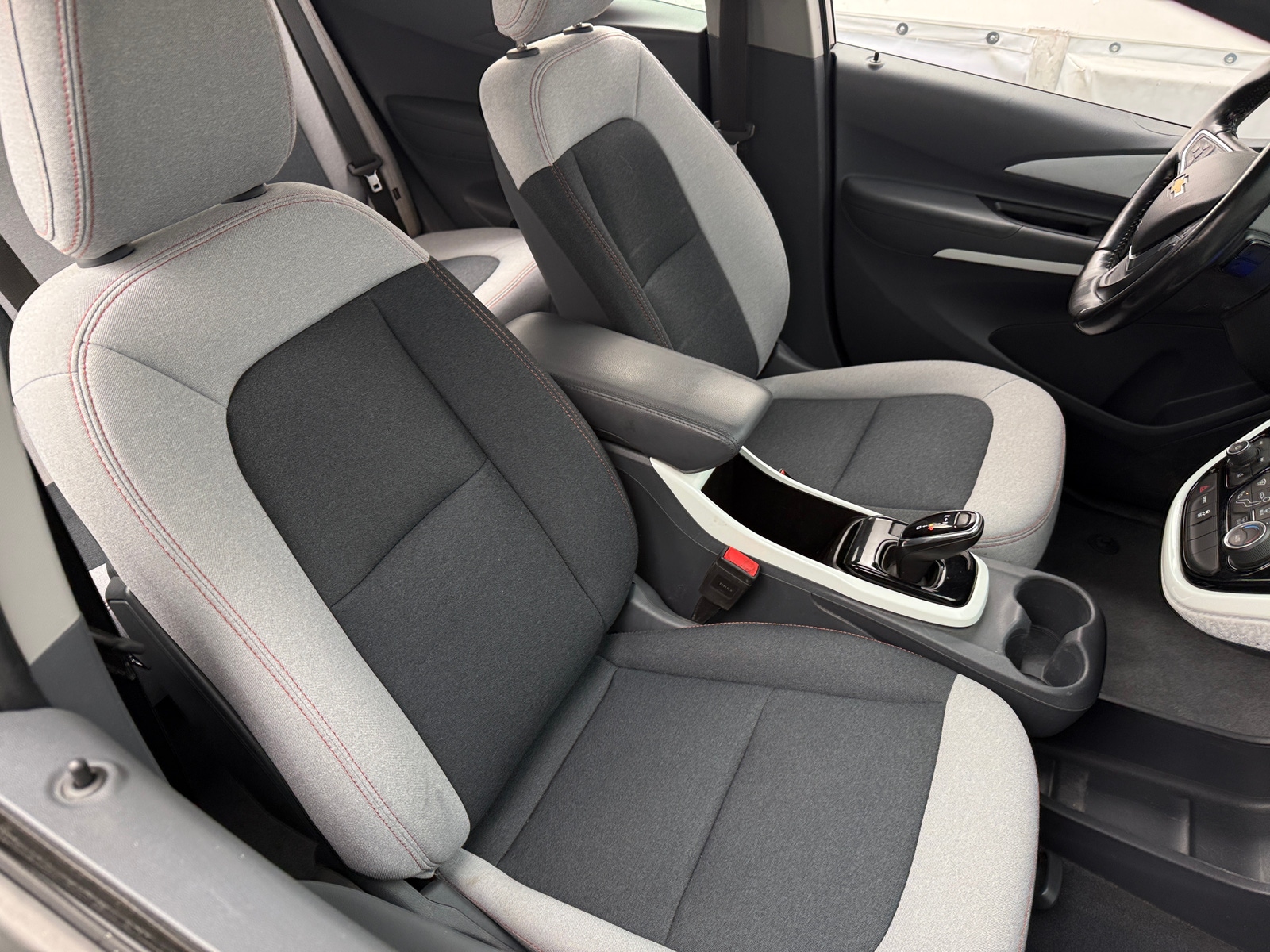 Thumbnail: 2019 Chevrolet Bolt EV - 2