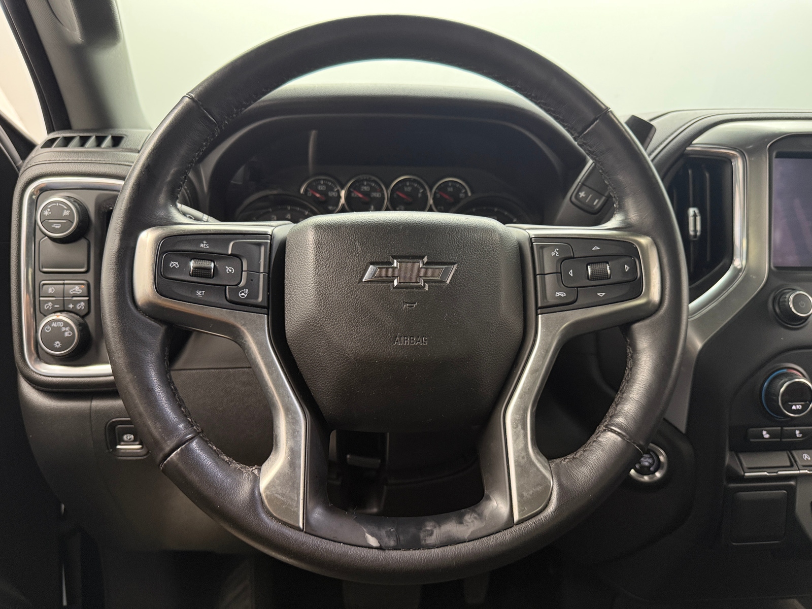 Thumbnail: 2019 Chevrolet Silverado 1500 - 5