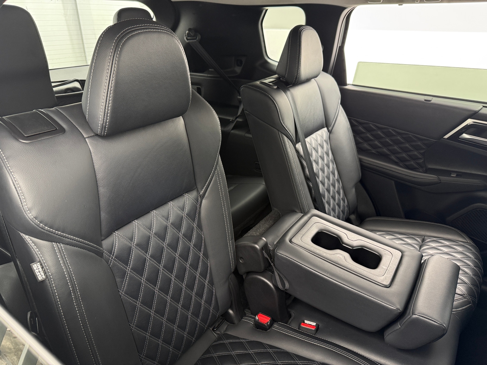 Thumbnail: 2024 Mitsubishi Outlander - 5