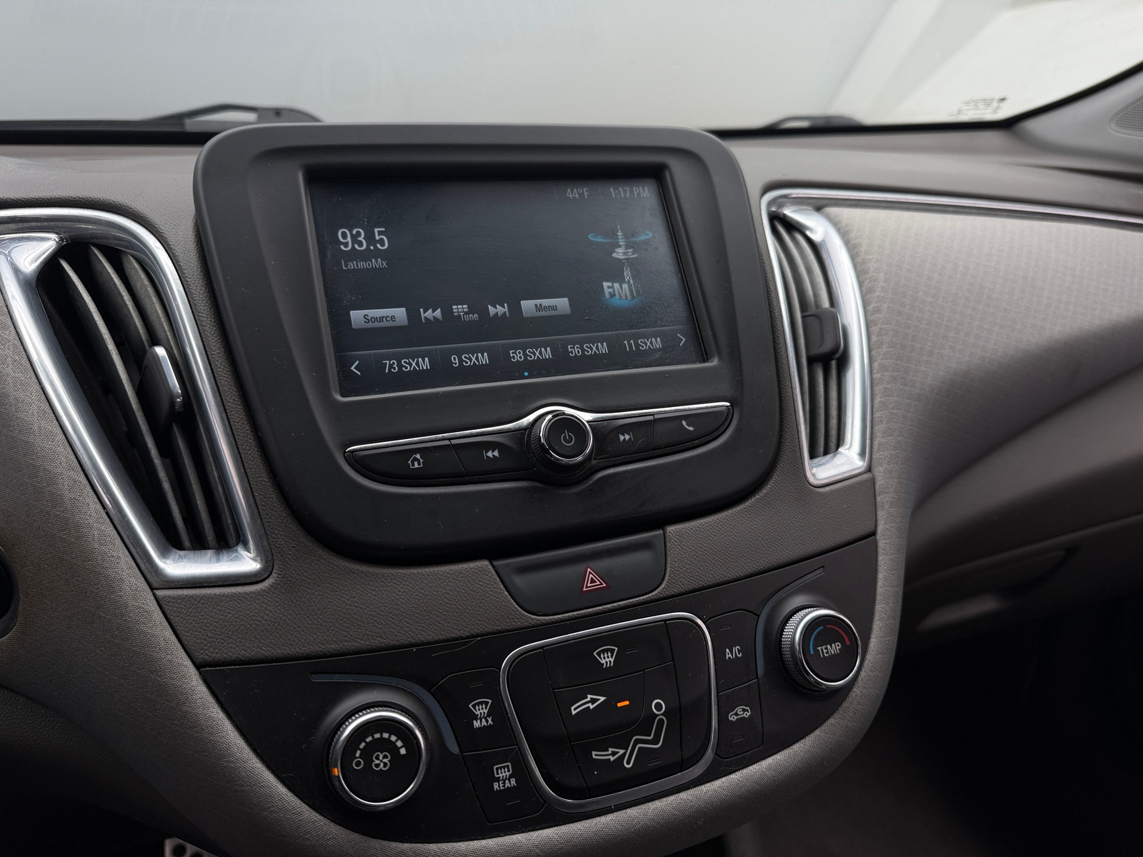 Thumbnail: 2017 Chevrolet Malibu - 4